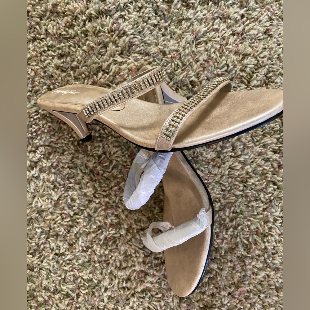 Women’s dress shoe sandals